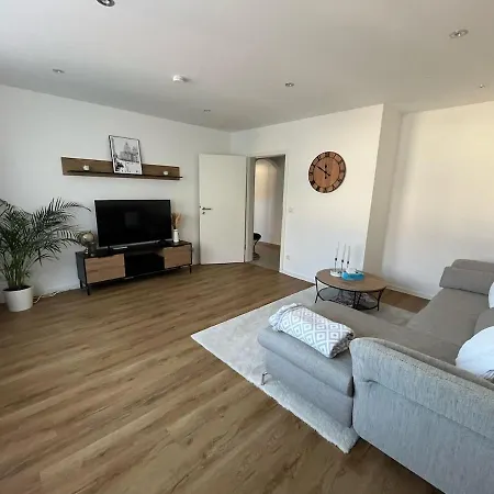 Neue, Sanierte, Zentrale, Helle *